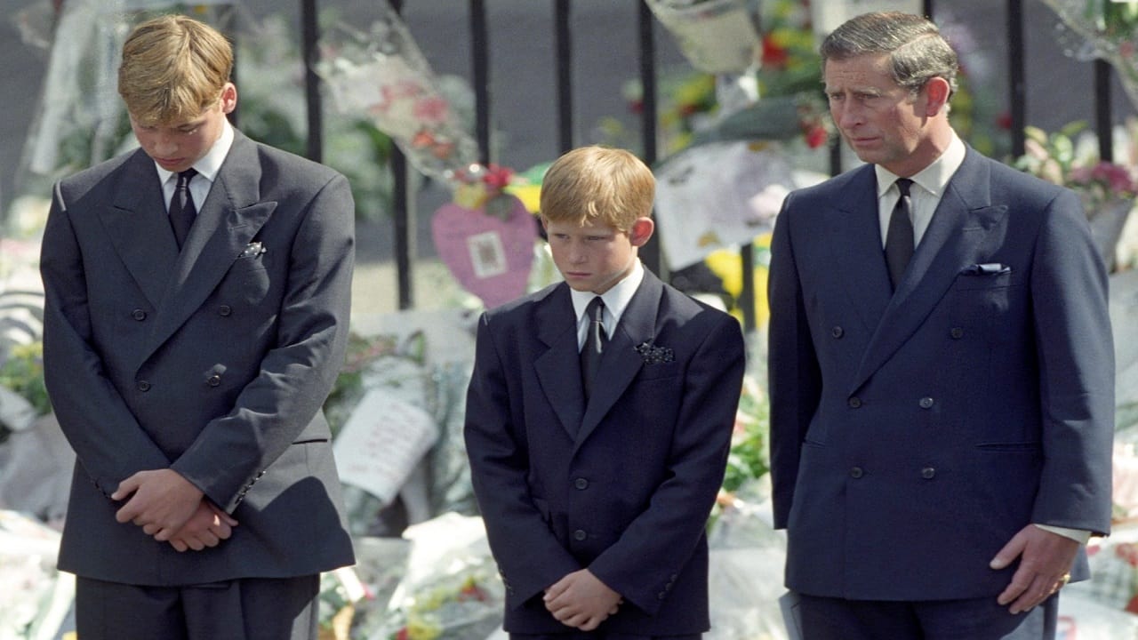 Scen från Diana: The Day Britain Cried