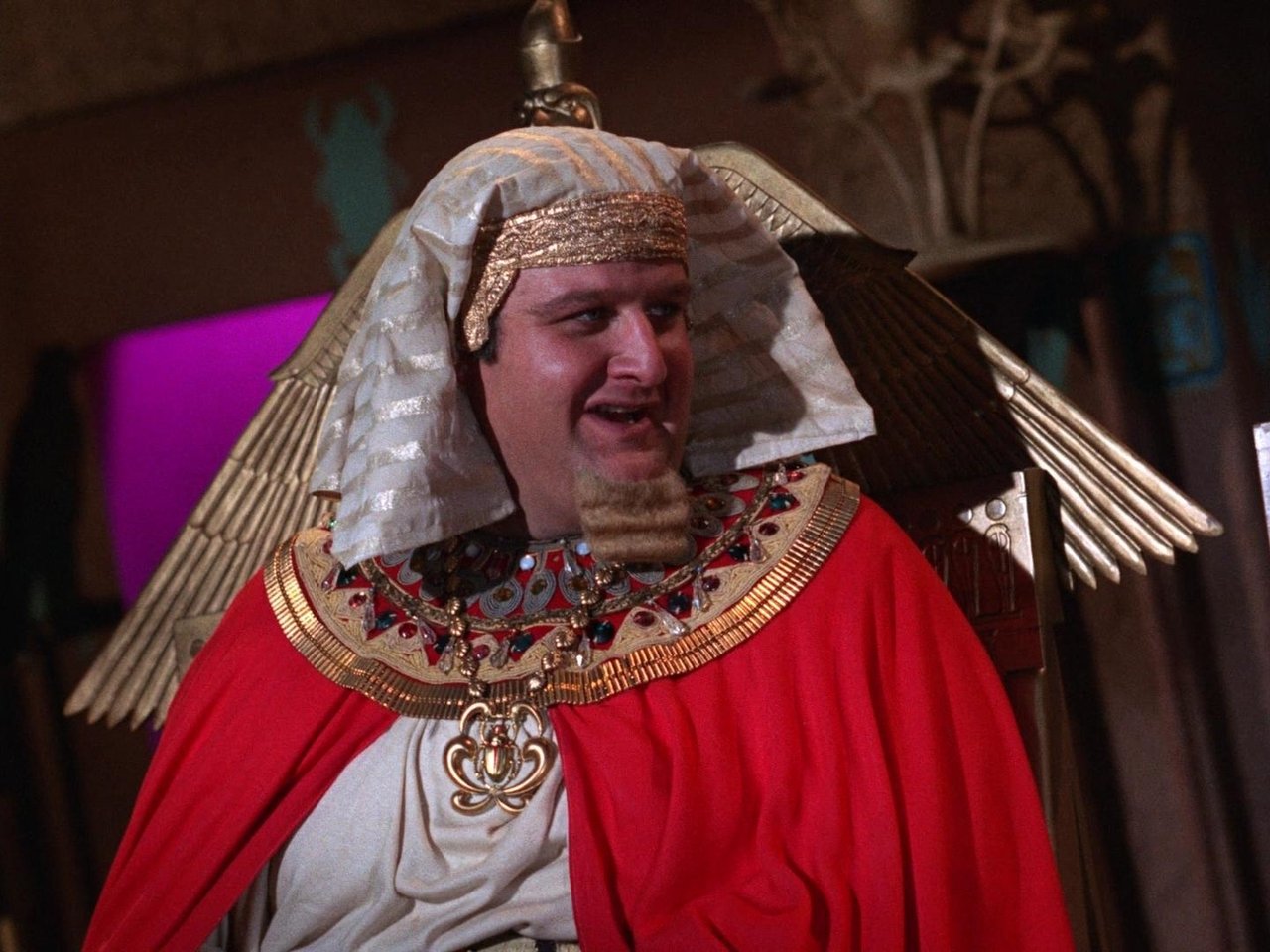 Batman - Season 2 Episode 53 : King Tut's Coup