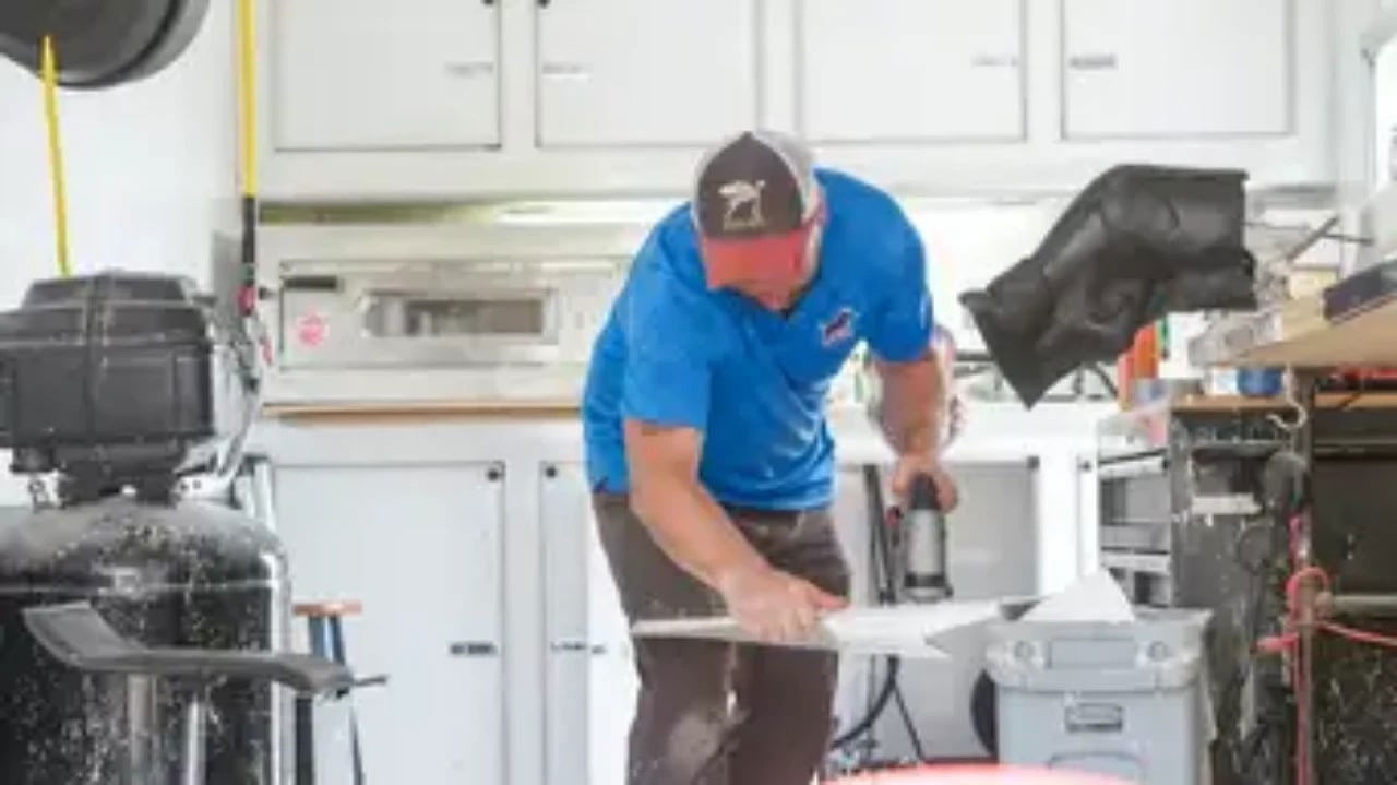 The Wizard of Paws - Season 5 Episode 11 : Derrick Versus L.A