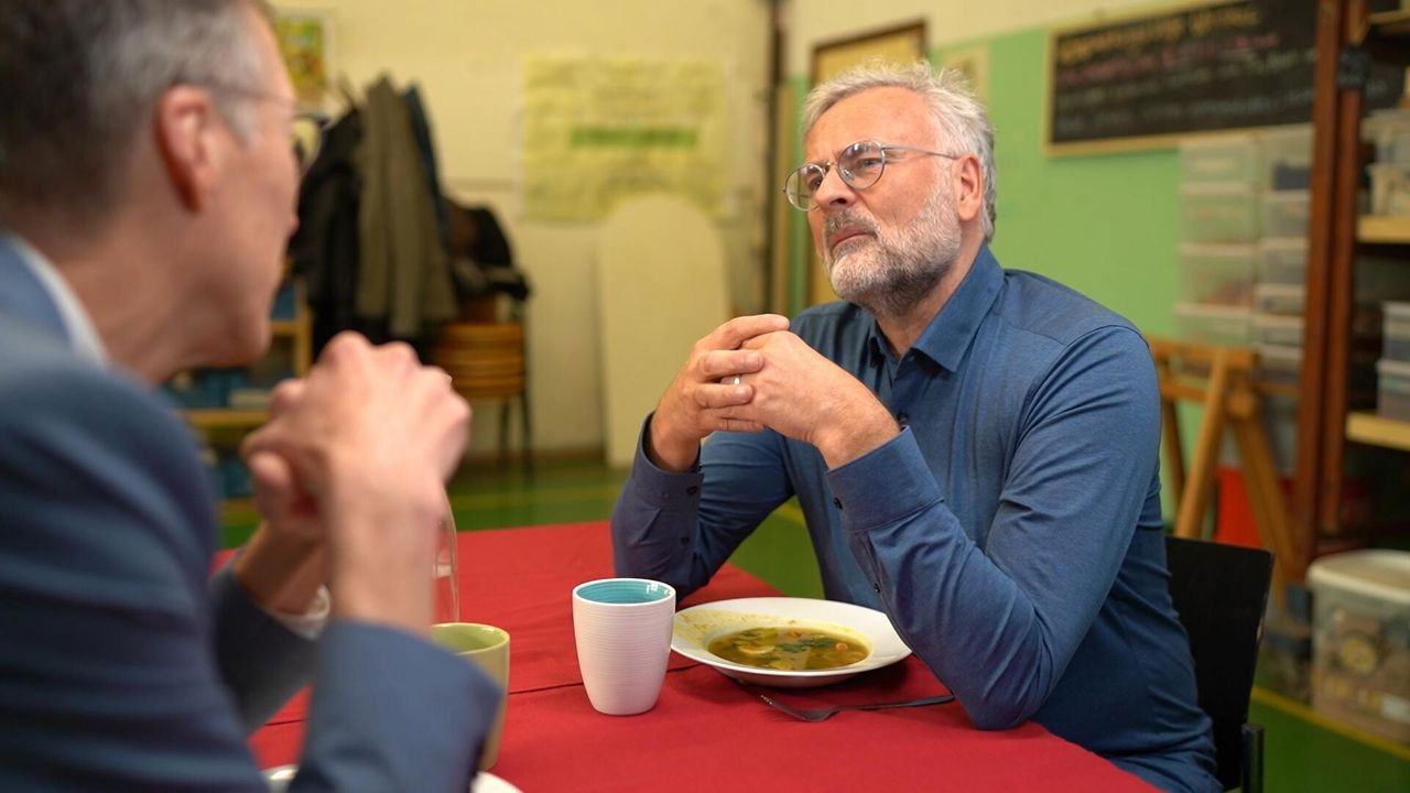 Wat houdt ons tegen ? - Season 1 Episode 1 : Episode 1