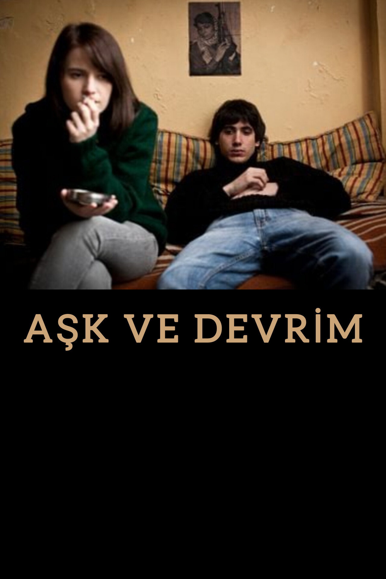 Aşk ve Devrim afişi