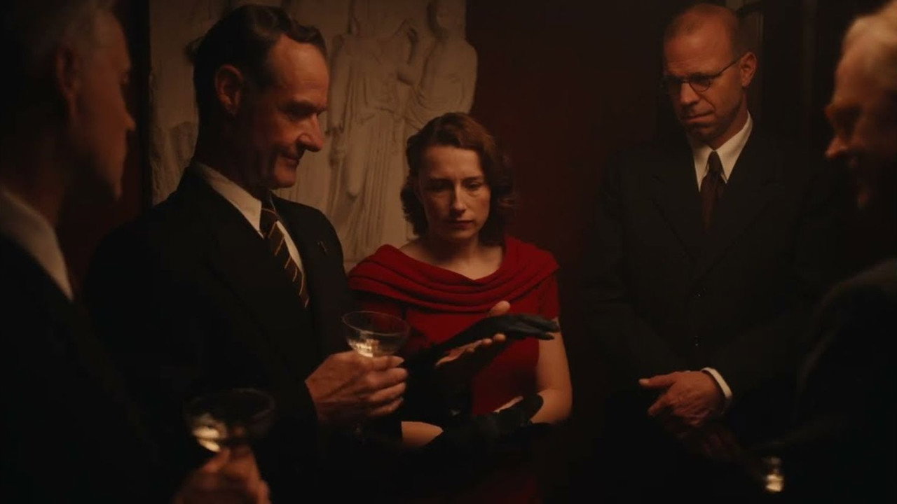 Woman Unknown still 4