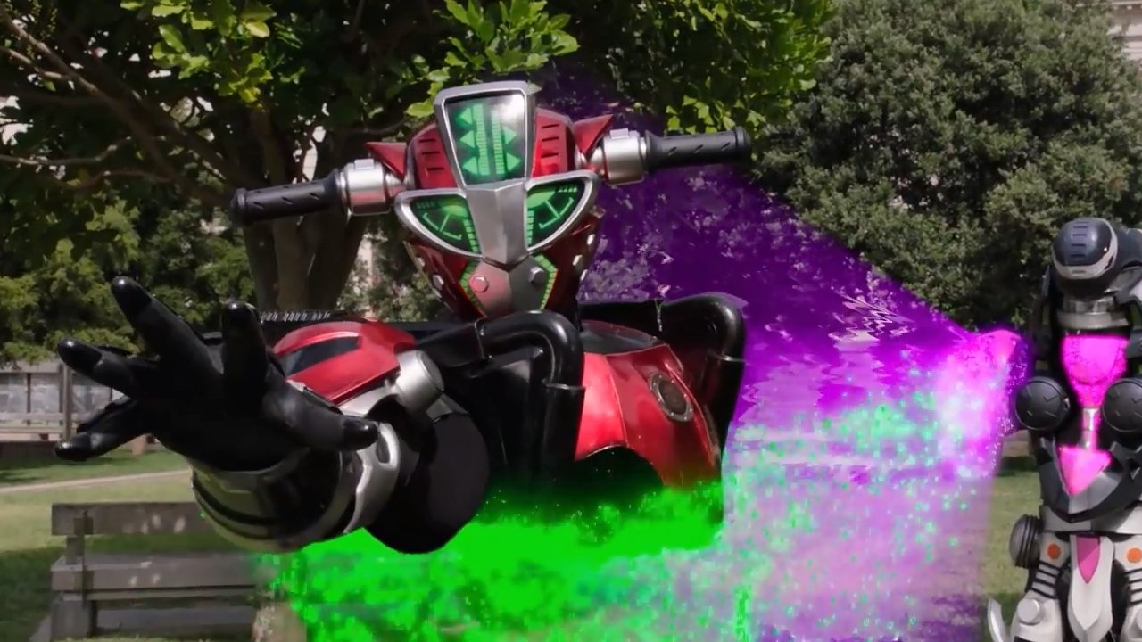 Power Rangers - Season 27 Episode 5 : Cruisin' for a Bruisin'