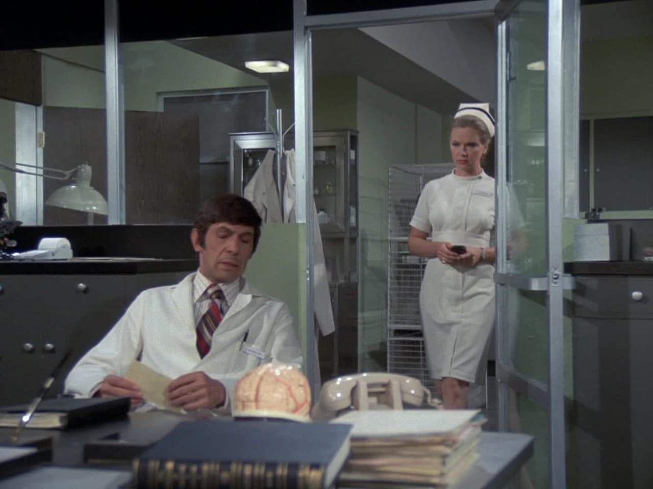 Columbo - Season 2 Episode 6 : A Stitch in Crime