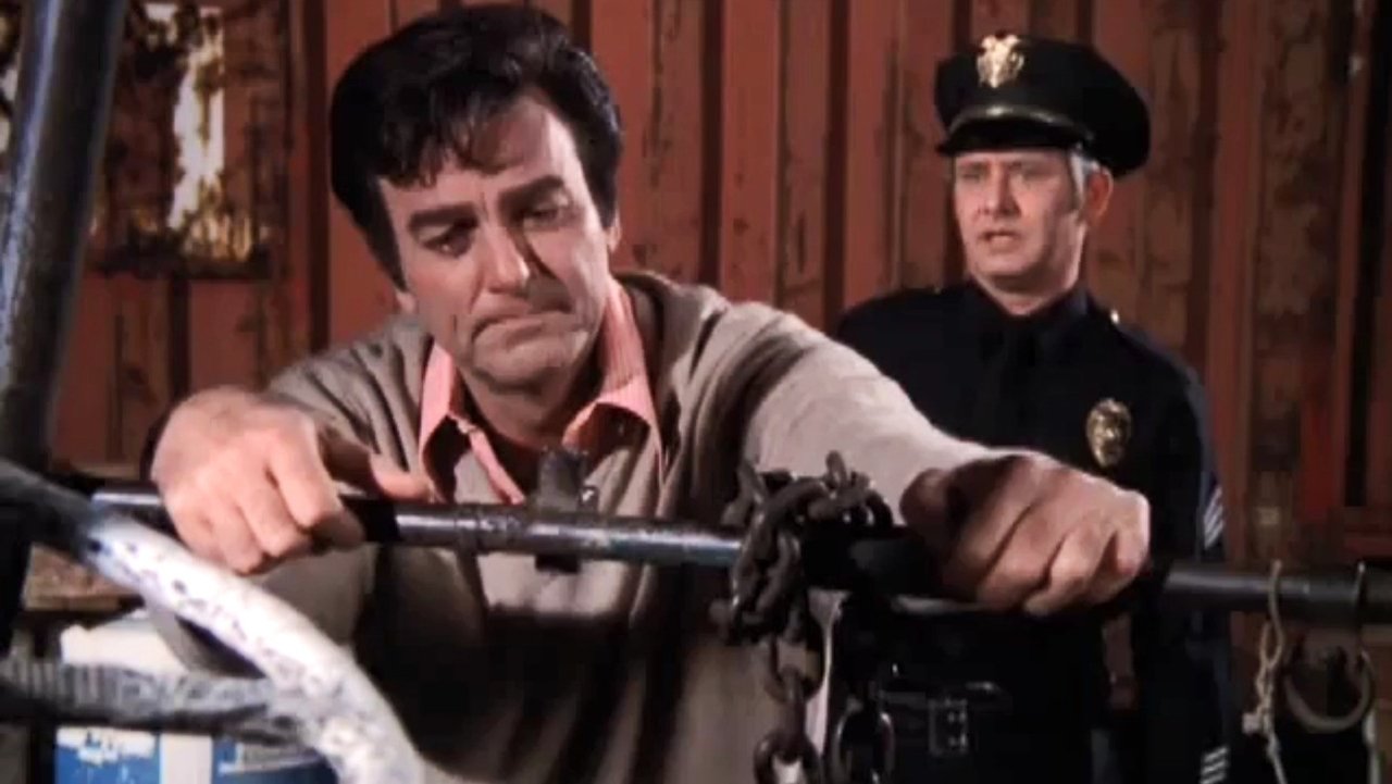 Mannix - Season 7 Episode 24 : The Ragged Edge