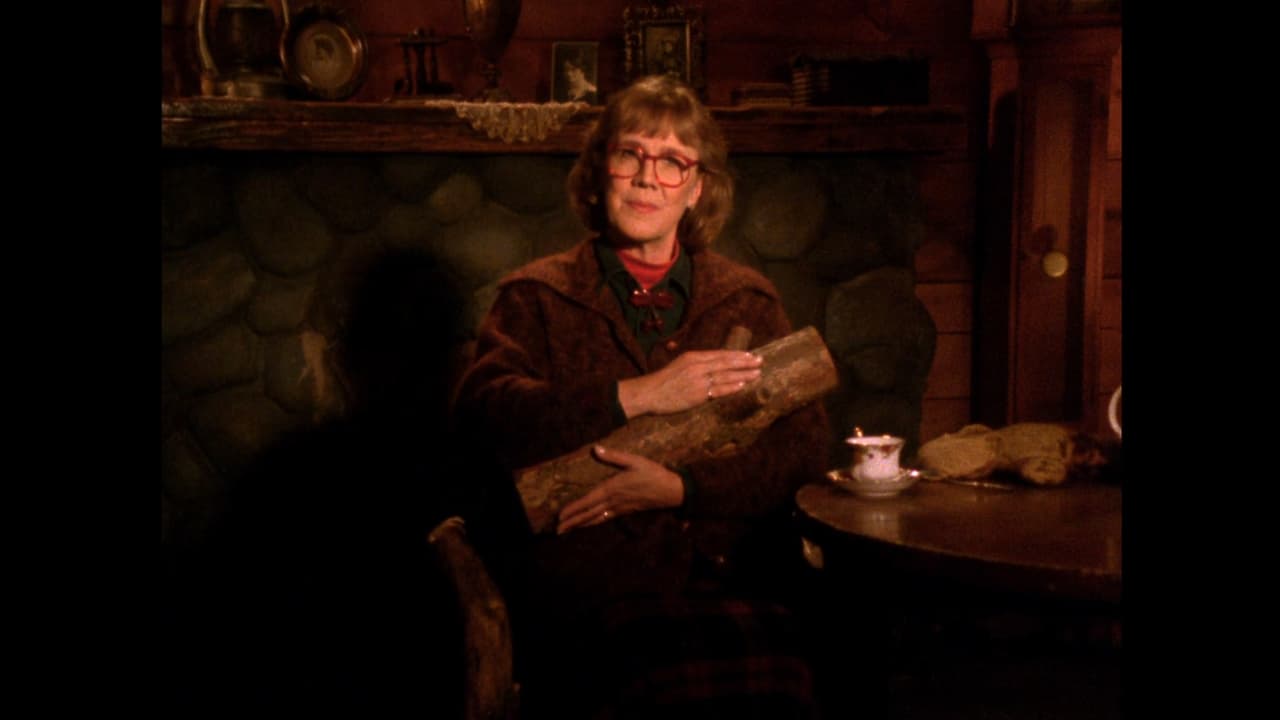 Twin Peaks - Season 0 Episode 49 : Log Lady Introduction - S02E03