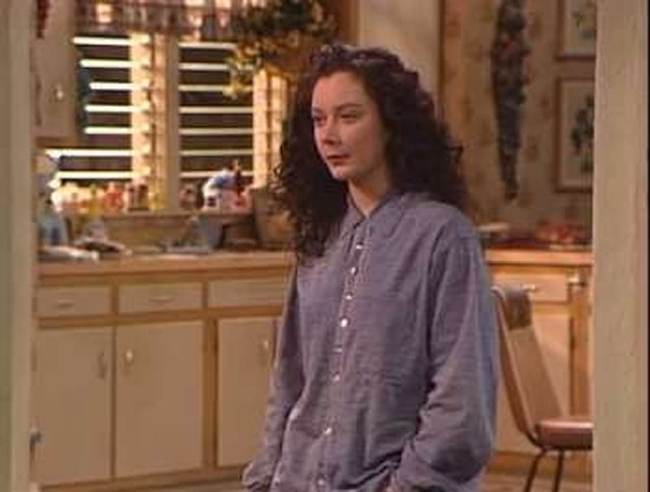 Roseanne - Season 5 Episode 16 : Wait Till Your Father Gets Home