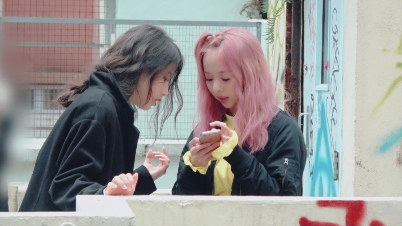 LOONA TV - Season 5 Episode 14 : Episode 92 - LOOΠΔ 1/3 (Love & Live)