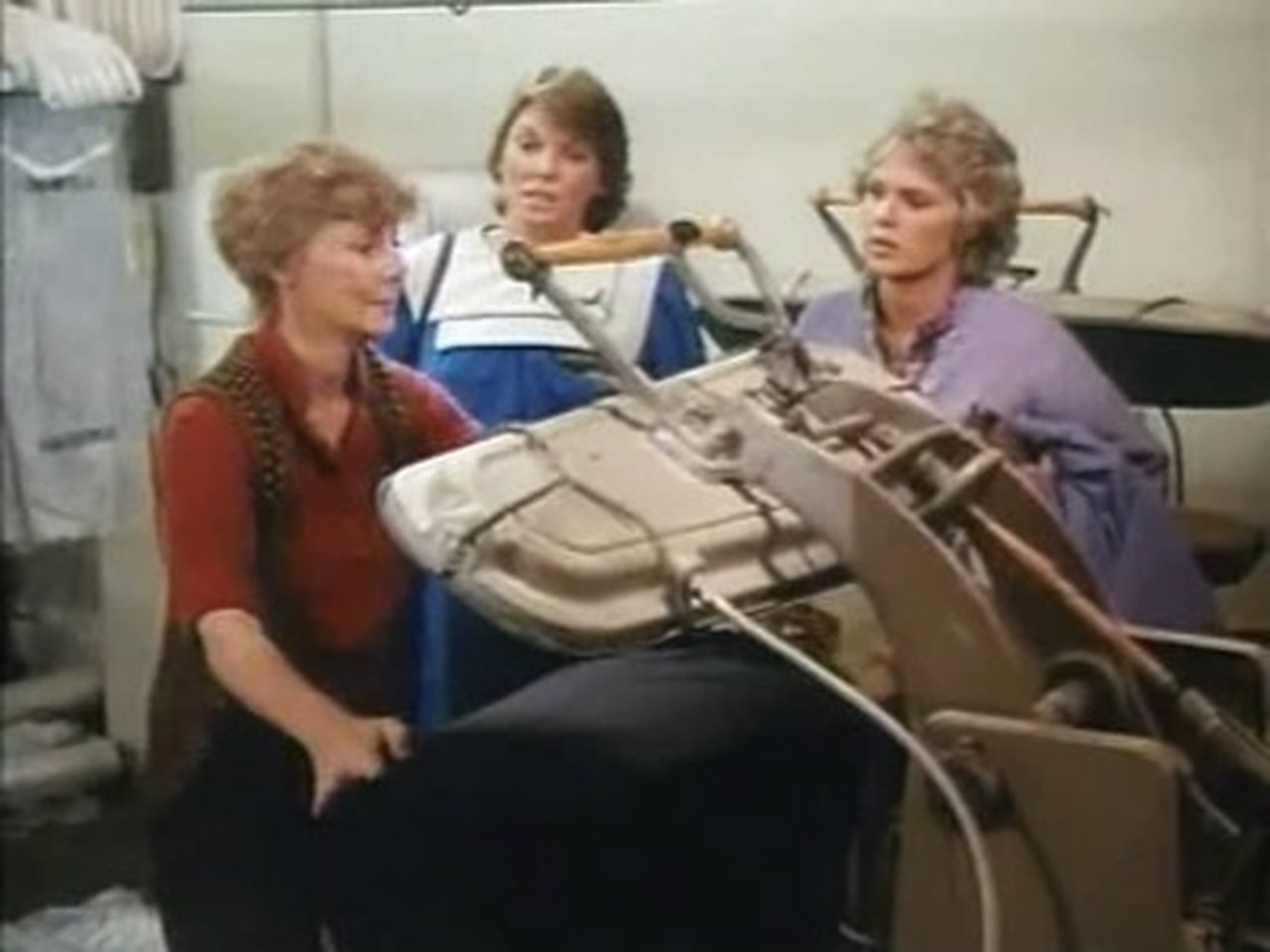 Cagney & Lacey - Season 5 Episode 7 : Mothers & Sons