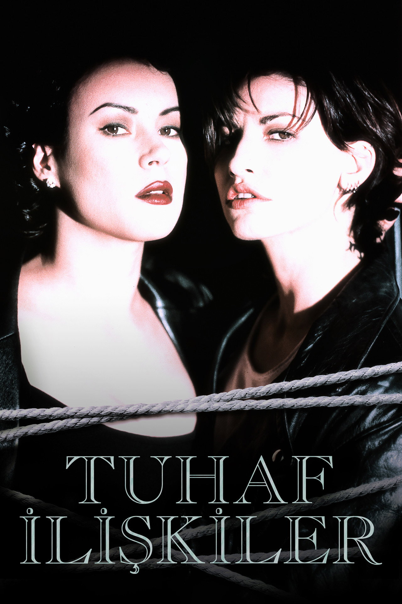 Tuhaf İlişkiler Poster