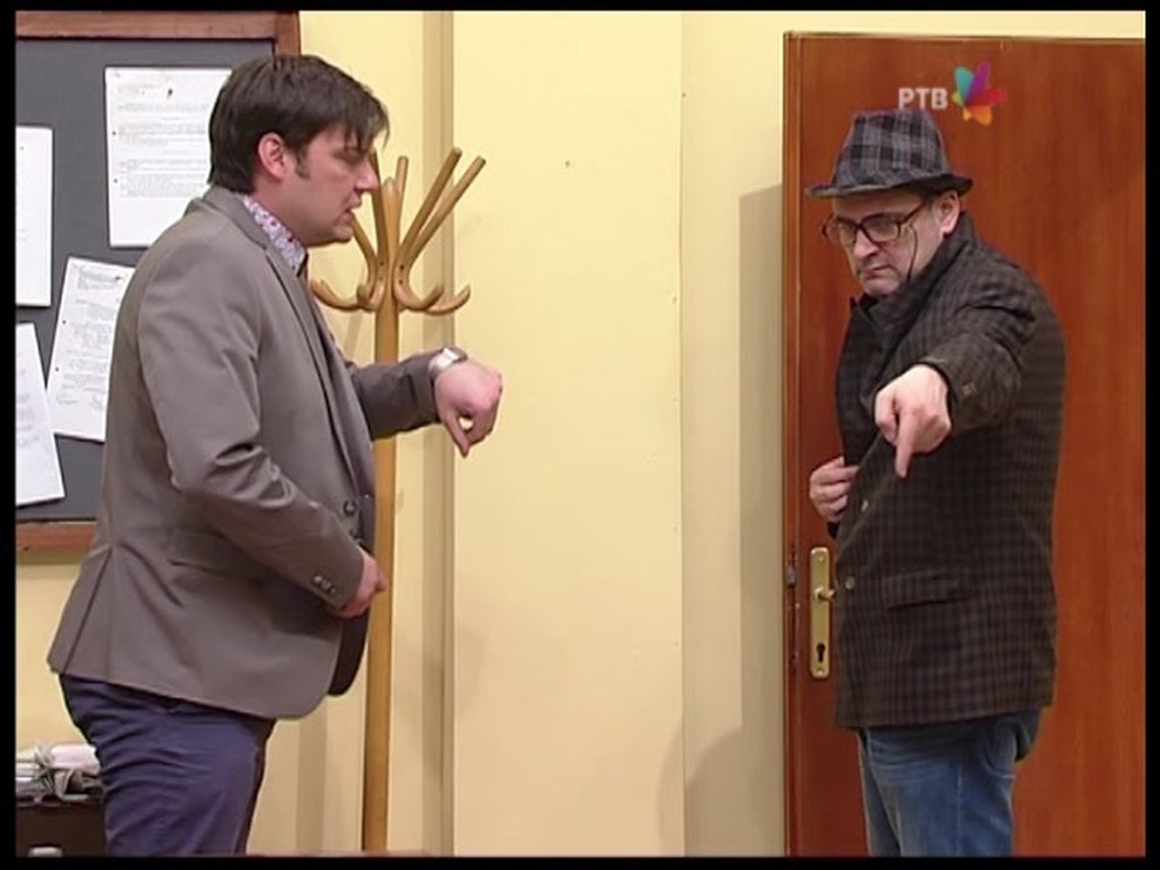 Government Job - Season 5 Episode 70 : 834 Šampanjero