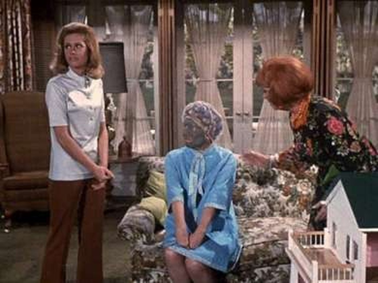 Bewitched - Season 6 Episode 25 : Okay, Who's the Wise Witch?