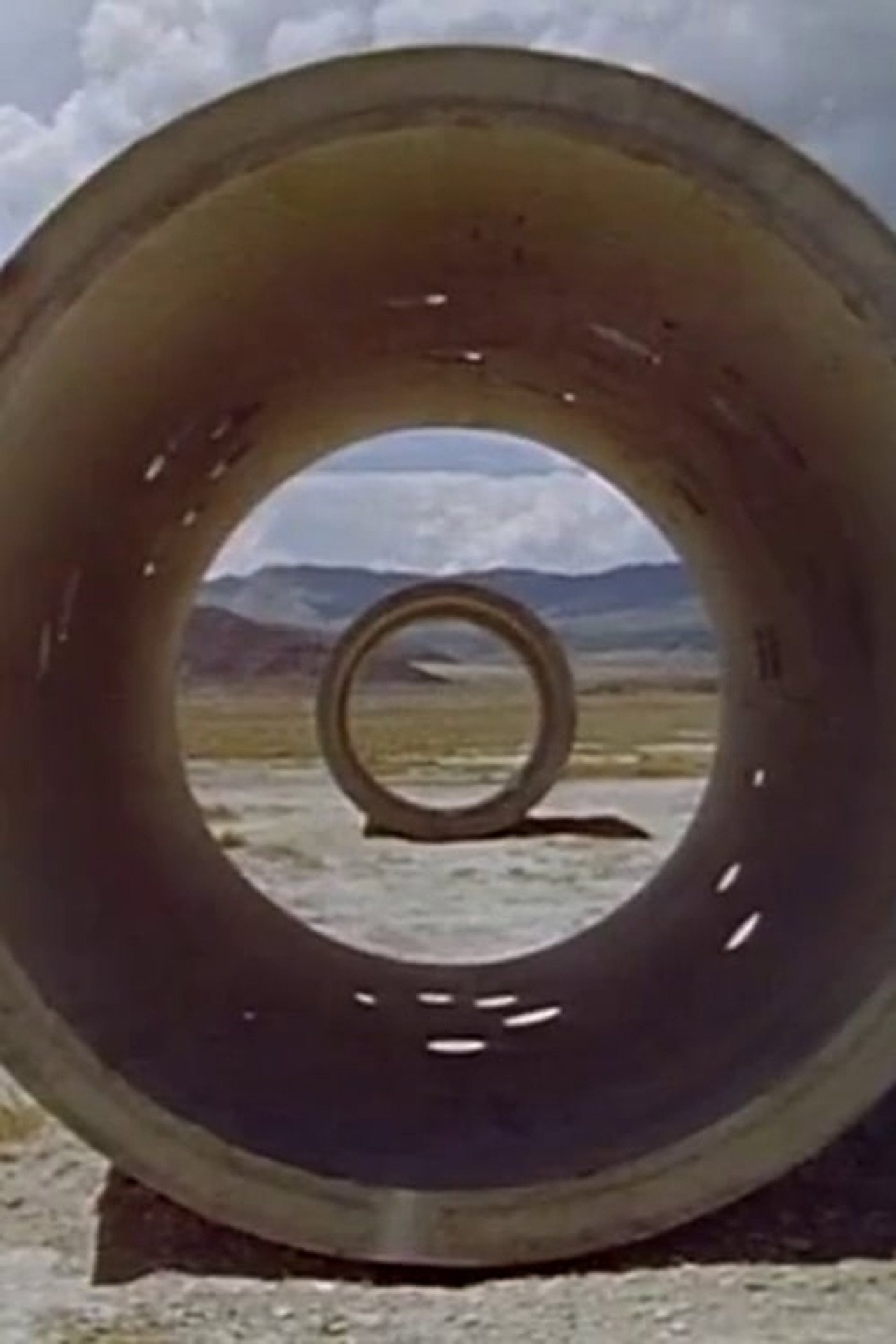 Sun Tunnels filmaffisch