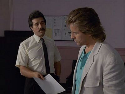 Miami Vice - Season 4 Episode 21 : Deliver Us from Evil (1)