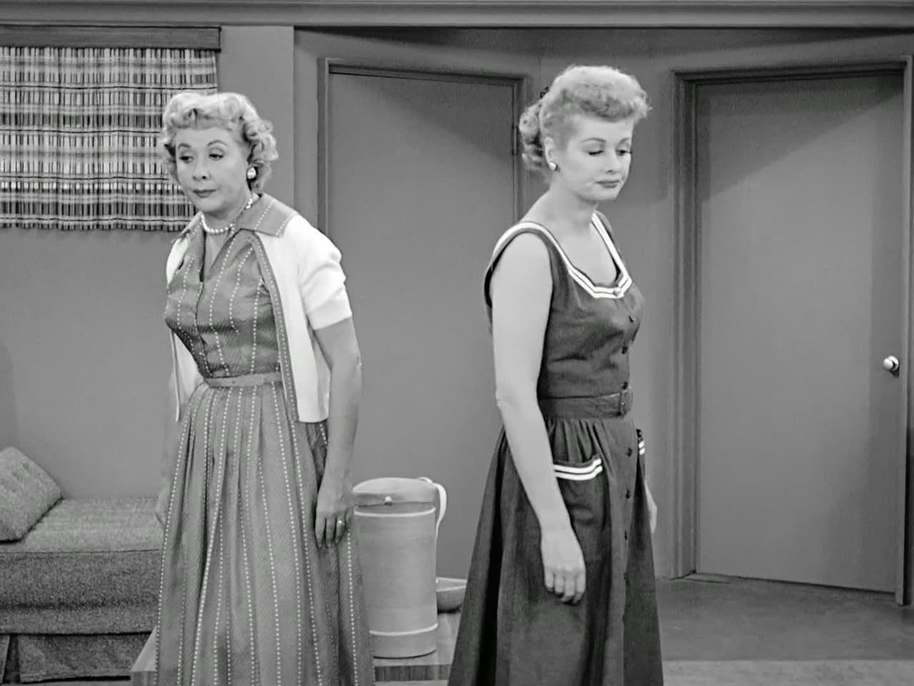 I Love Lucy - Season 6 Episode 8 : Desert Island