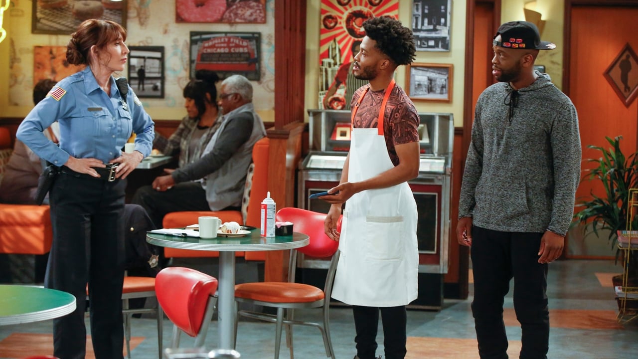 Superior Donuts - Season 2 Episode 2 : Is There A Problem, Officer?