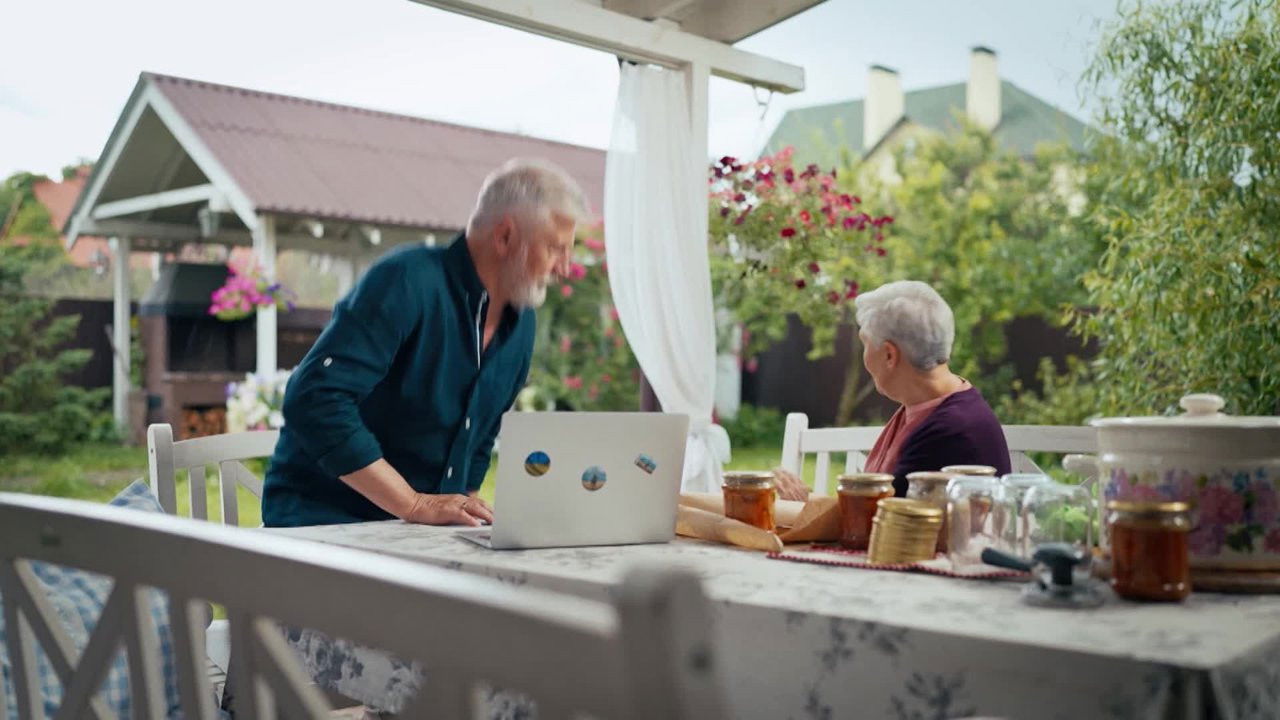 Волонтери — Épisode 12