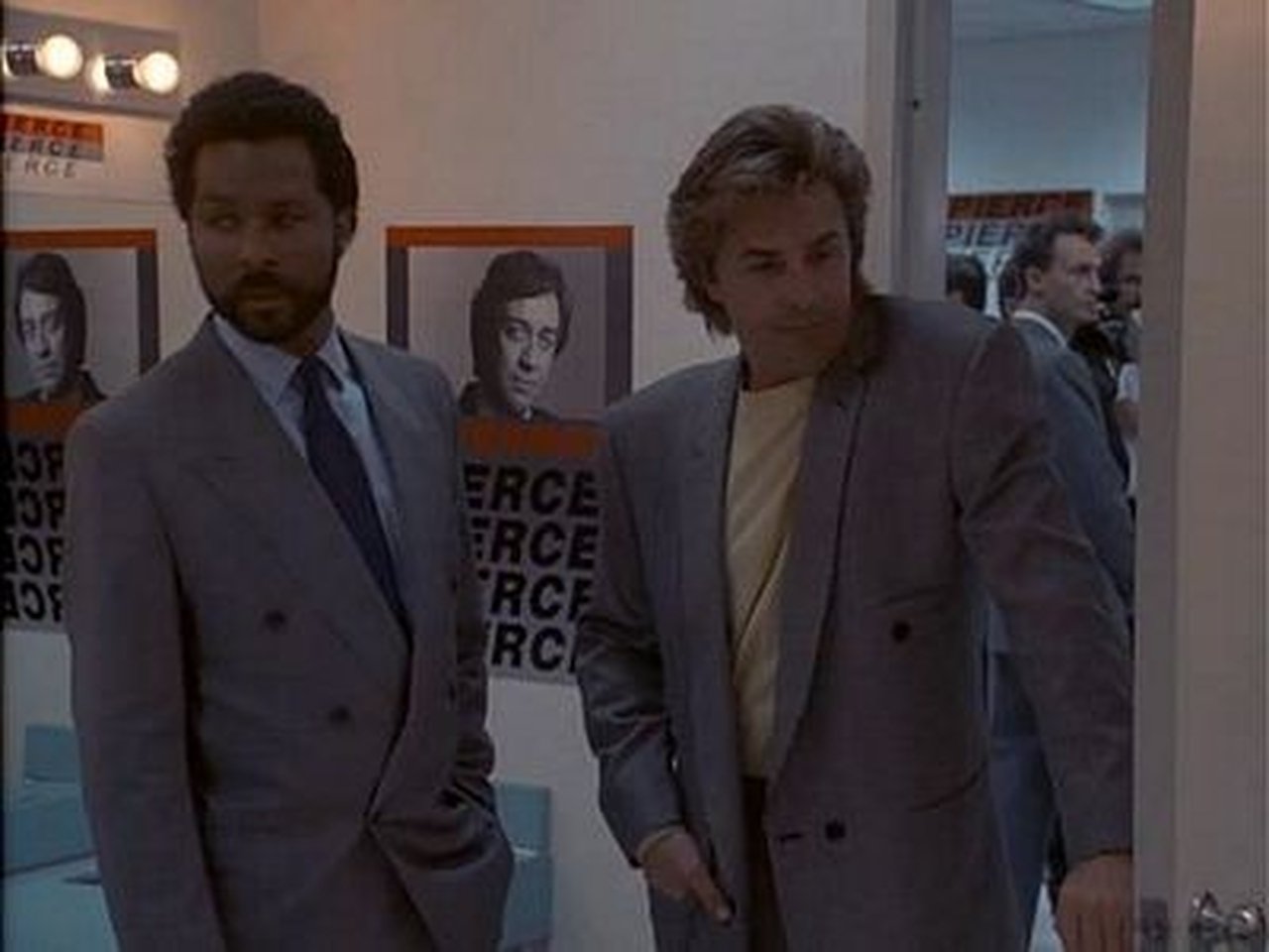 Miami Vice - Season 4 Episode 13 : Vote of Confidence