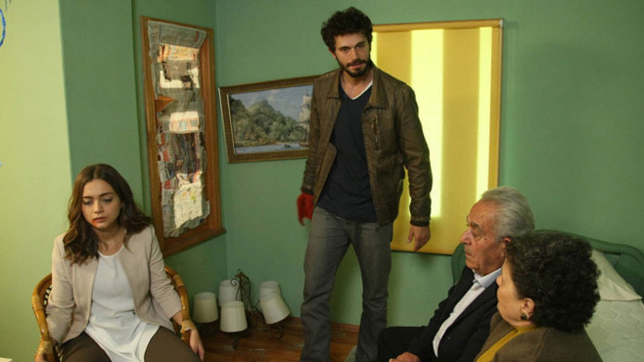 Güllerin Savaşı — Épisode 16