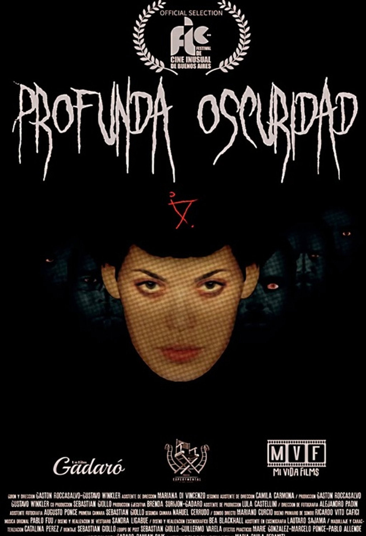 Profunda oscuridad filmaffisch