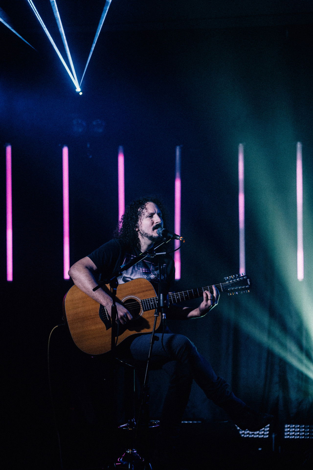 Ross Jennings: Acoustic Shadows Backdrop