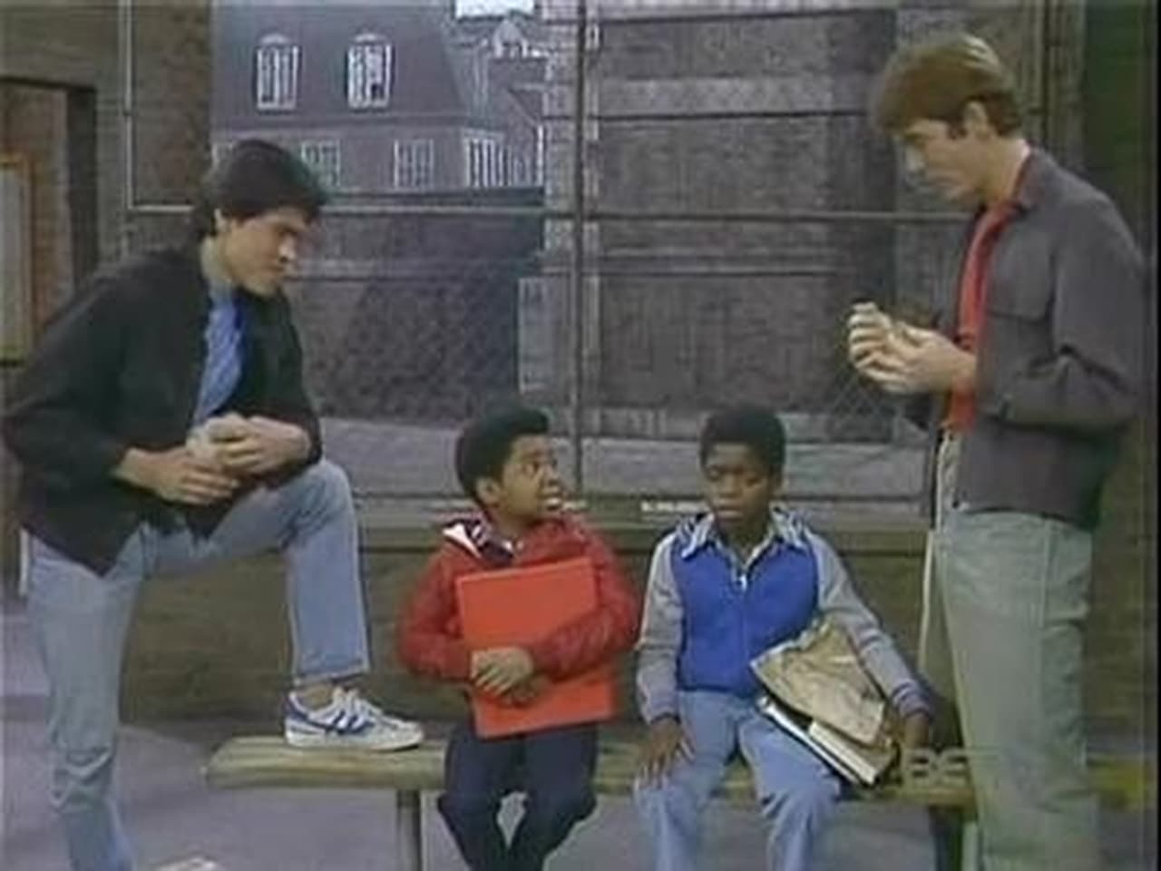 Diff'rent Strokes - Season 4 Episode 17 : Crime Story (Part 1) (a.k.a.) Crime in the Schools