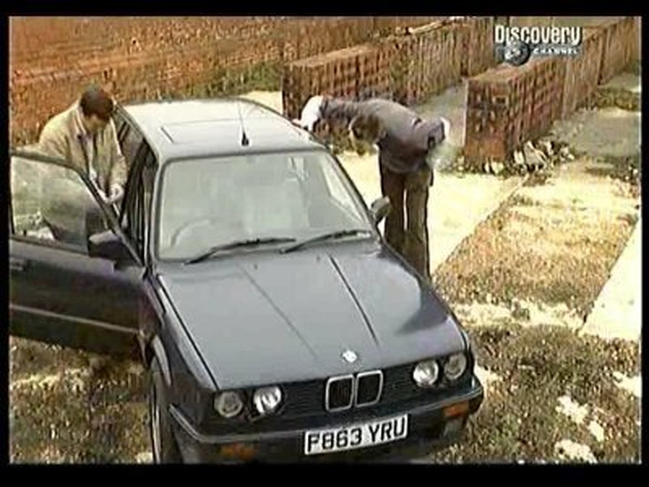 Wheeler Dealers - Season 2 Episode 7 : BMW E30 325i Touring (Part 1)