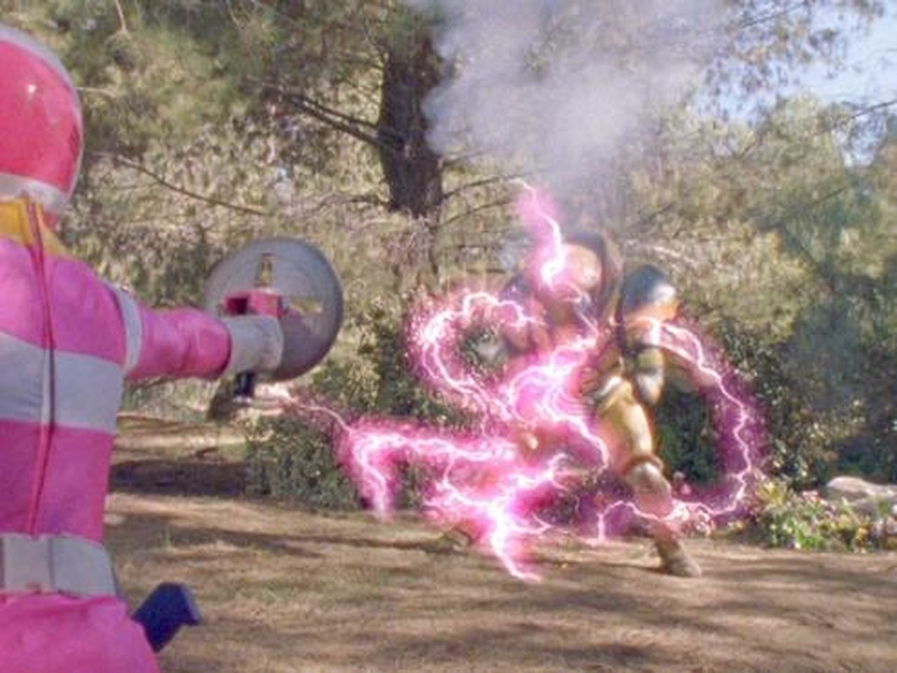 Power Rangers - Season 6 Episode 10 : The Wasp With A Heart