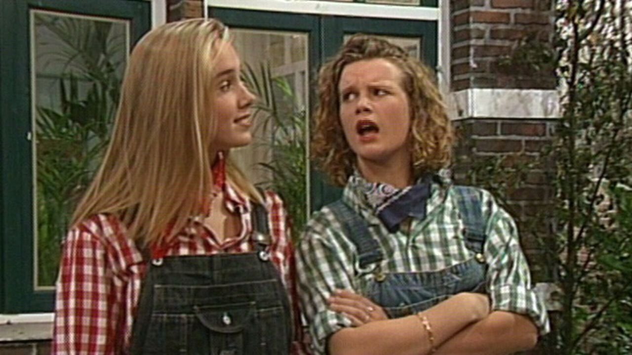 Oppassen!!! - Season 4 Episode 10 : Tell it with flowers