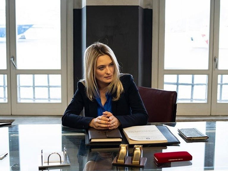 O Mar Lá Fora backdrop