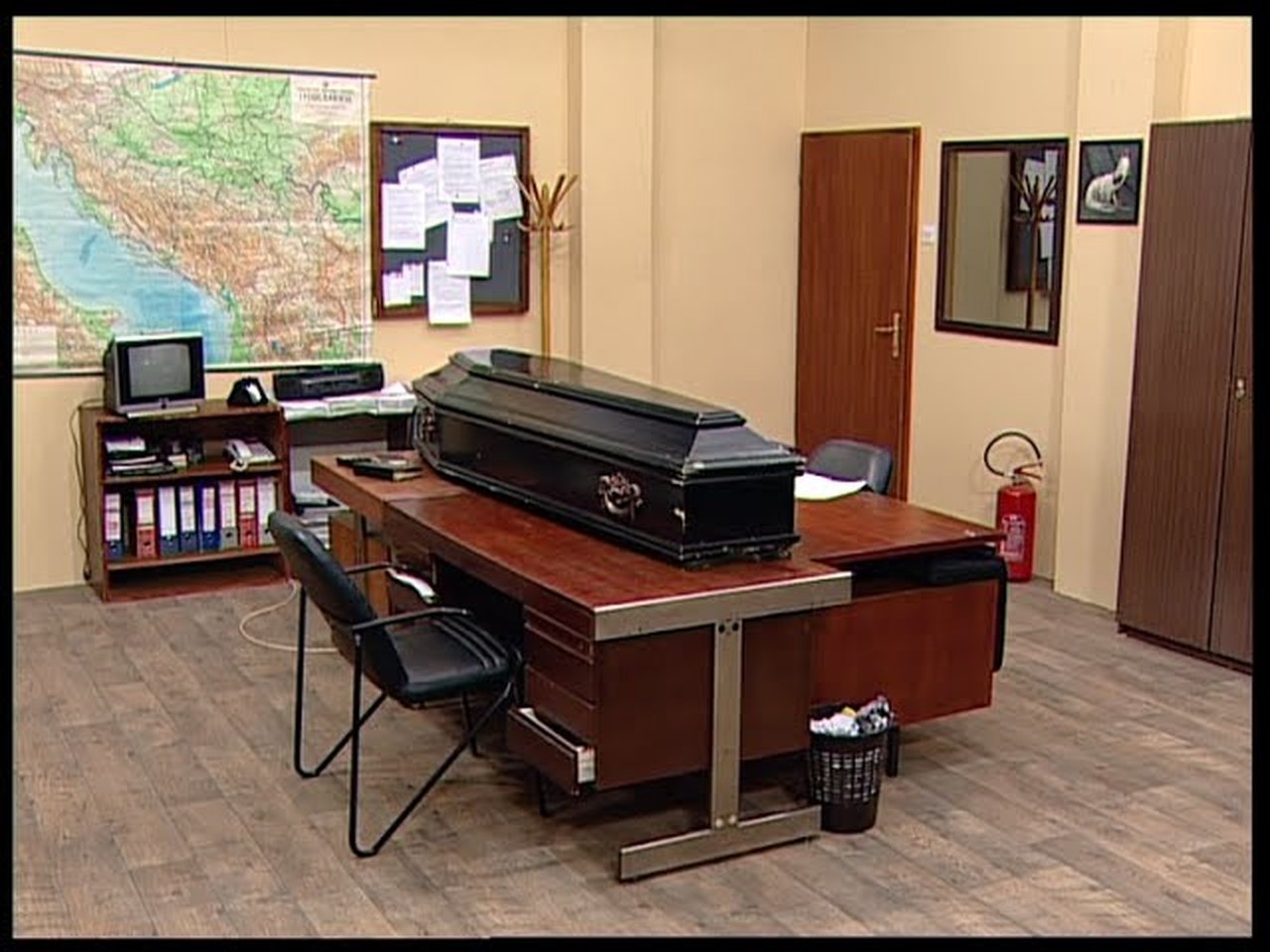 Government Job - Season 3 Episode 40 : 441 Noć veštica