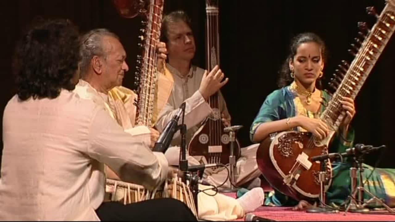 Scen från Ravi Shankar: Between Two Worlds