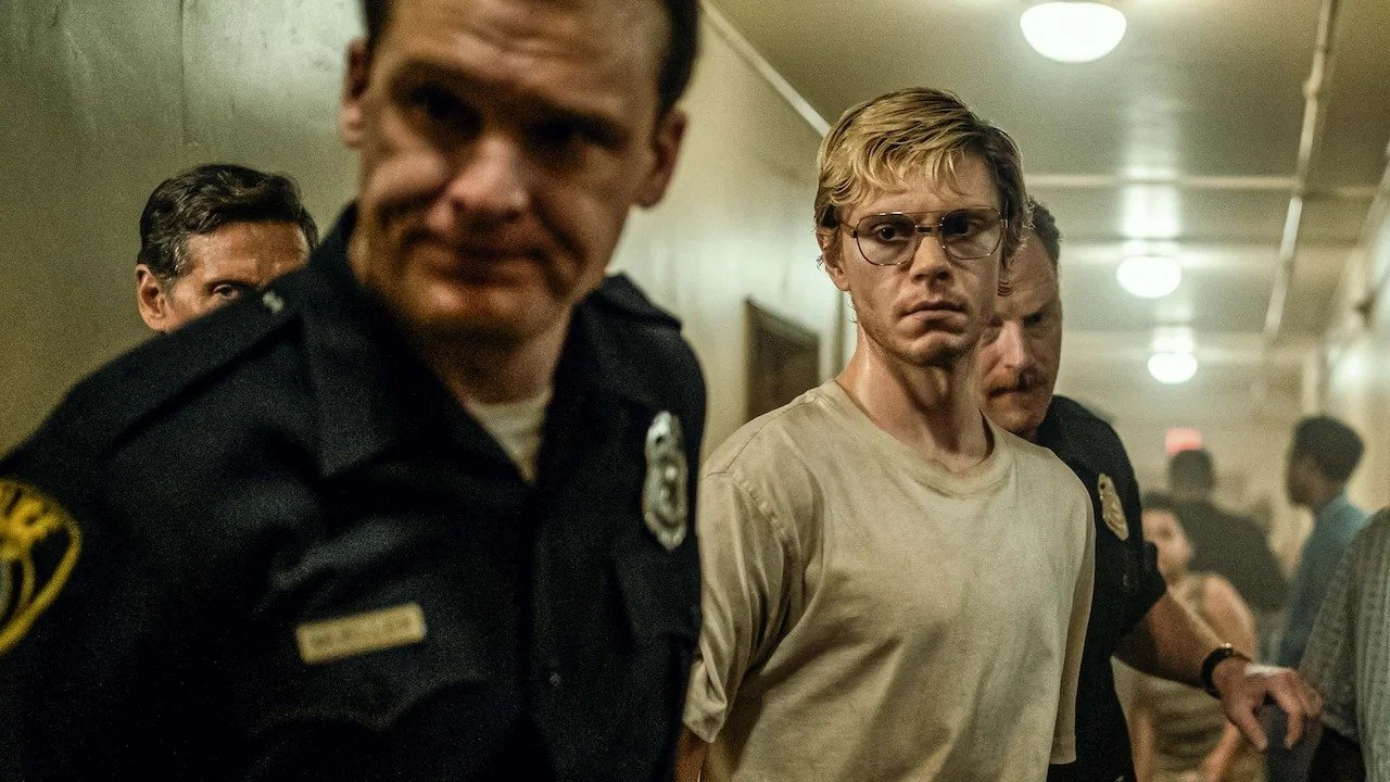 DAHMER - Monster: The Jeffrey Dahmer Story