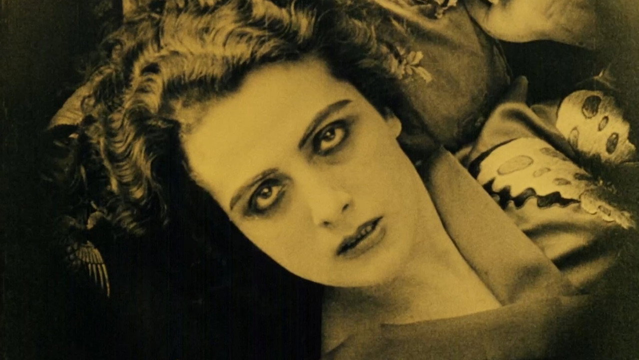 Italia - Fire and Ashes background