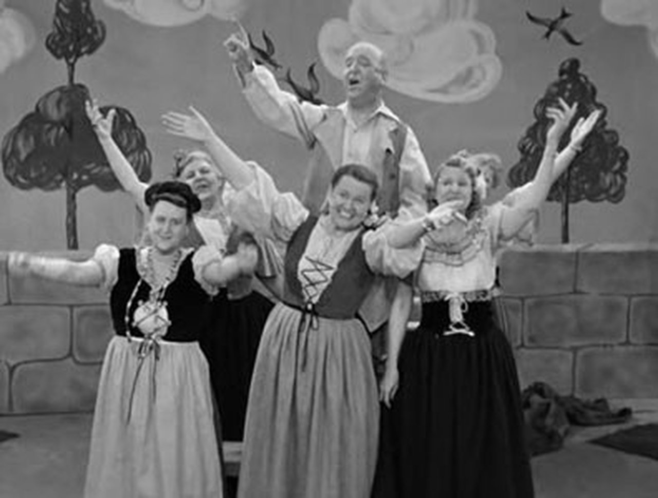 I Love Lucy - Season 2 Episode 5 : The Operetta