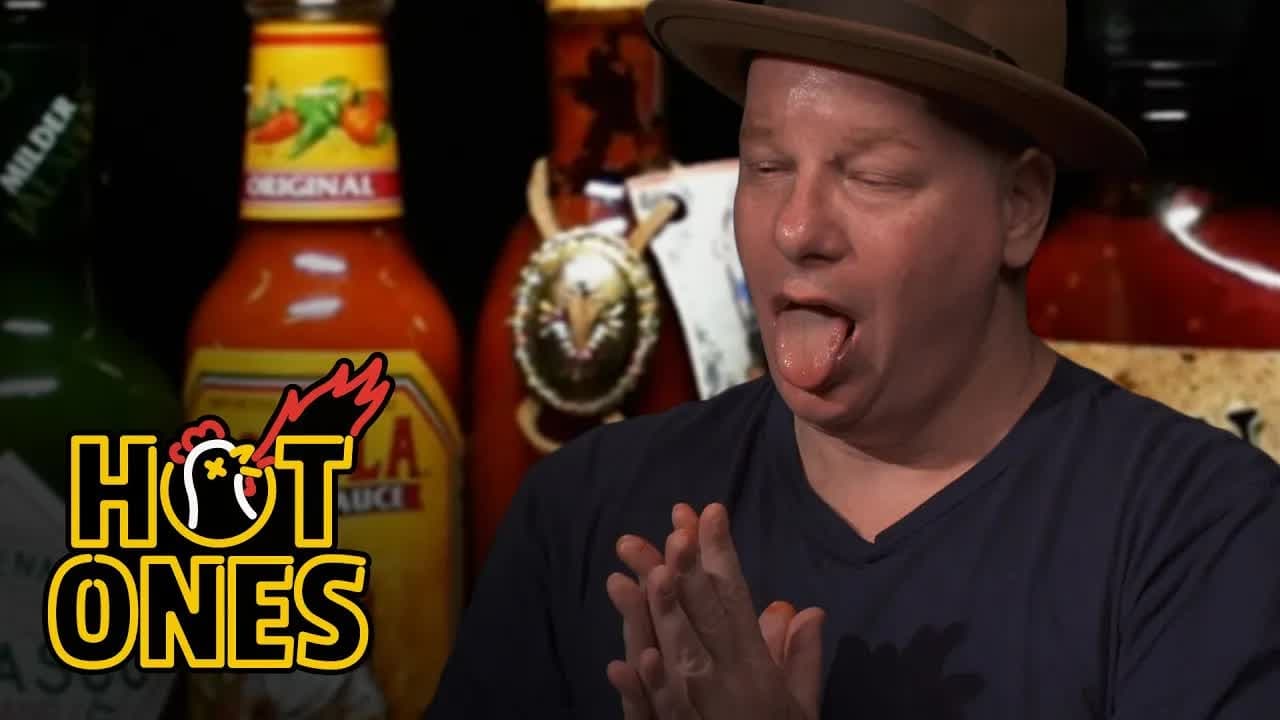 Hot Ones - Season 2 Episode 18 : Jeff Ross Gets Roasted by Spicy Wings