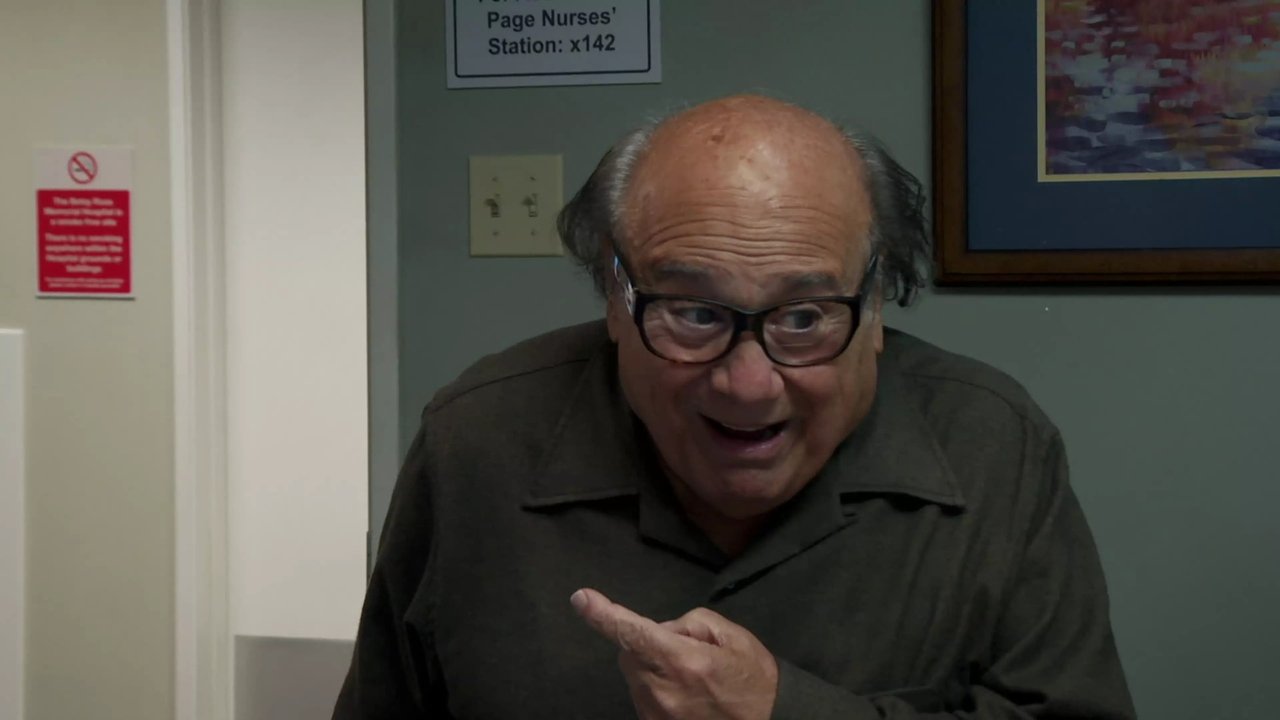 It's Always Sunny in Philadelphia - Season 17 Episode 3 : Mac and Dennis Become EMTs