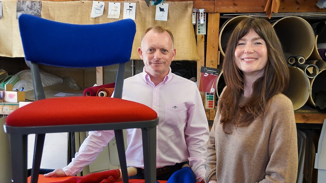 Bargain Hunt - Season 72 Episode 18 : Ardingly 28