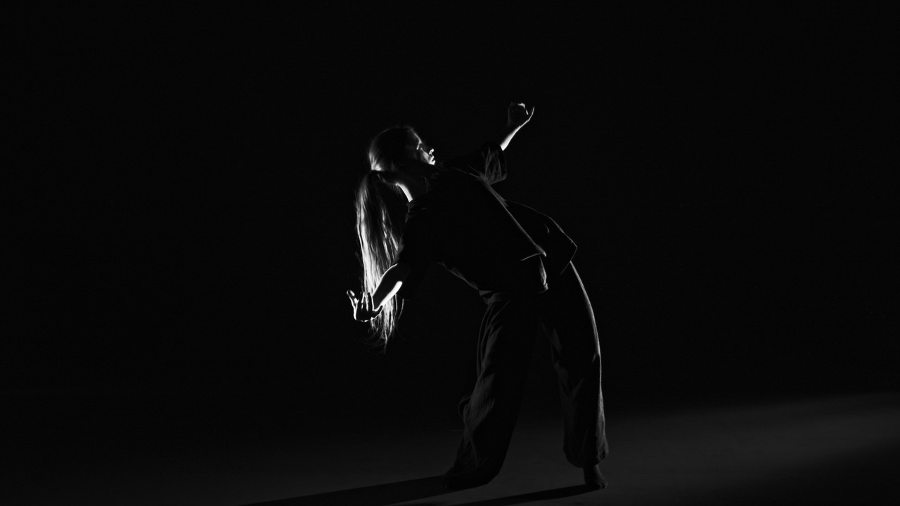 Aeterna still 10
