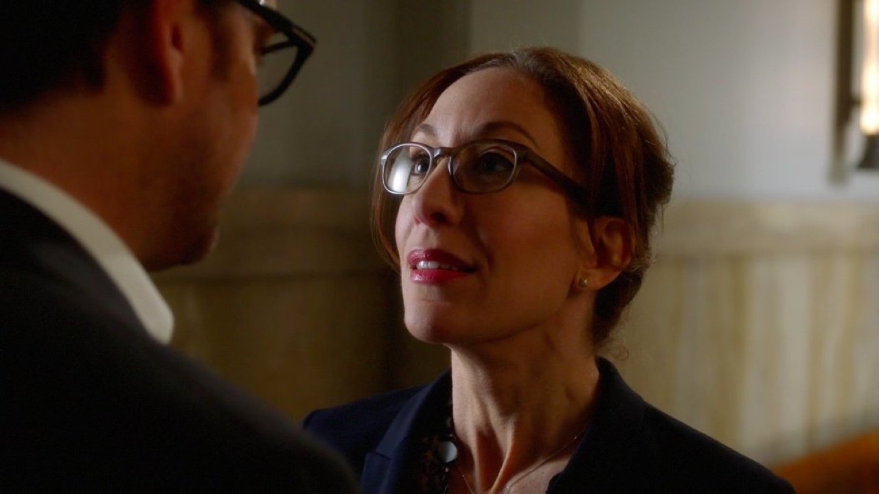 Bull - Season 1 Episode 16 : Free Fall