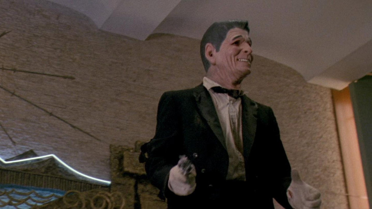 Point Break background 94