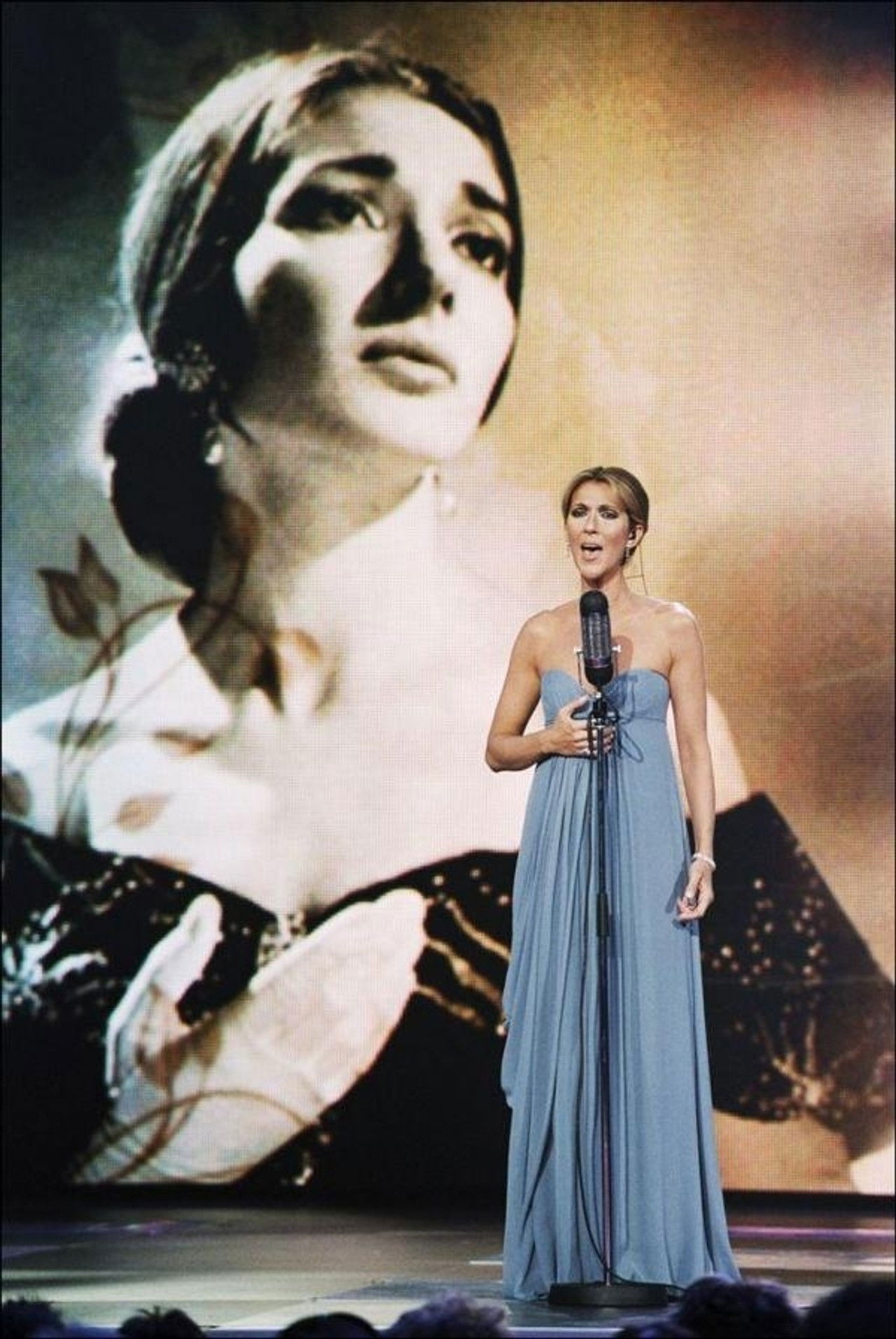 D'Elles (TV Special) Backdrop