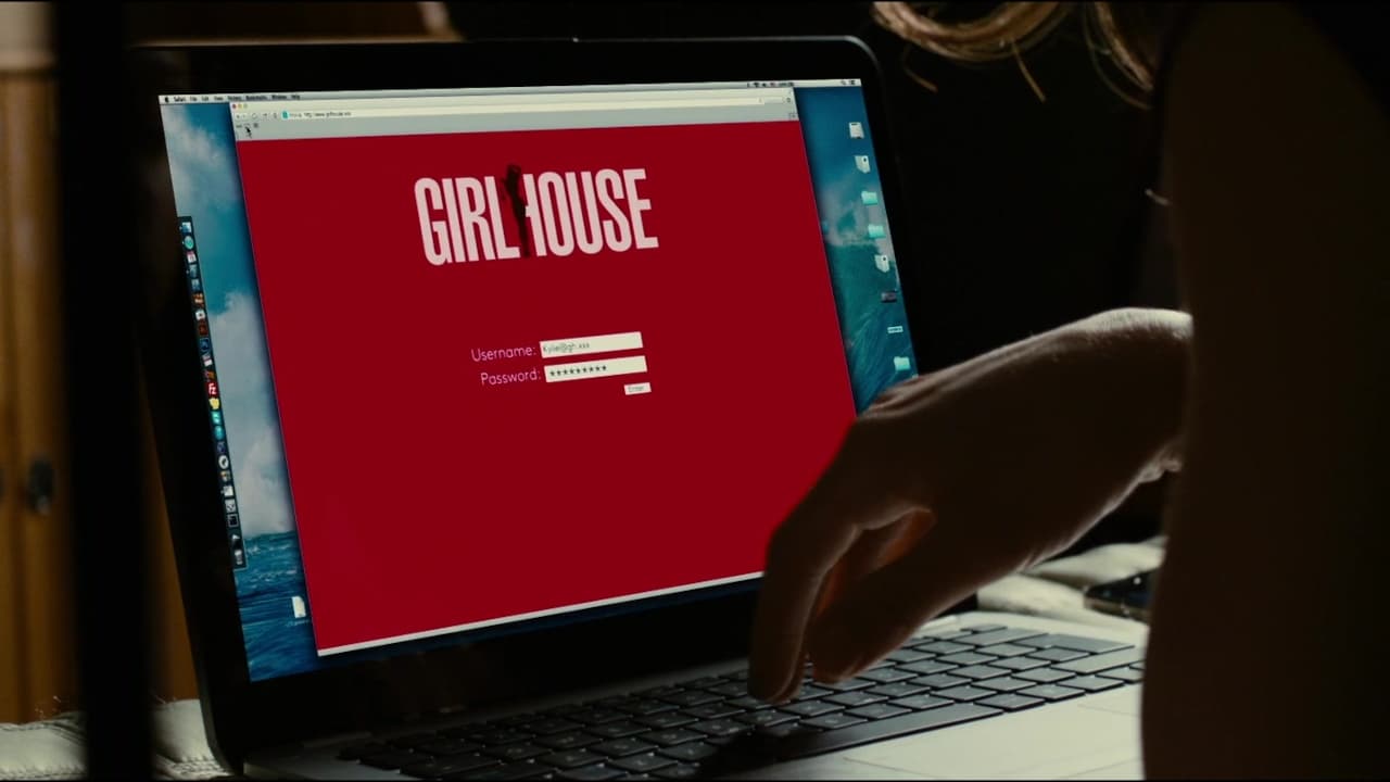 GirlHouse (2014)