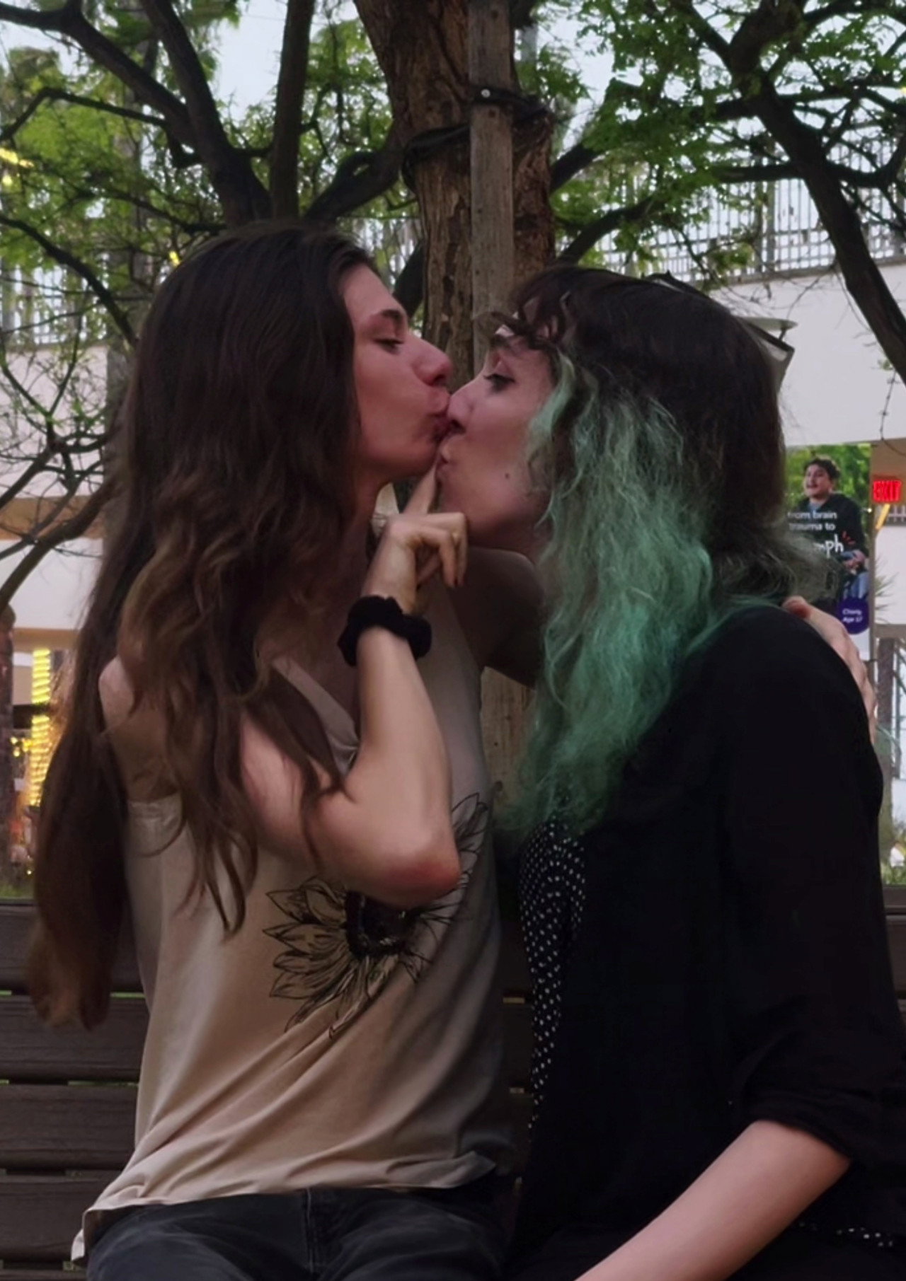 Necessity: Transgender Kiss filmaffisch