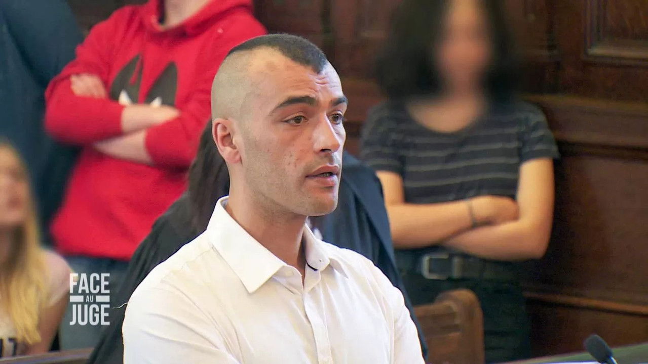 Face au juge — Coups et blessures sur agents