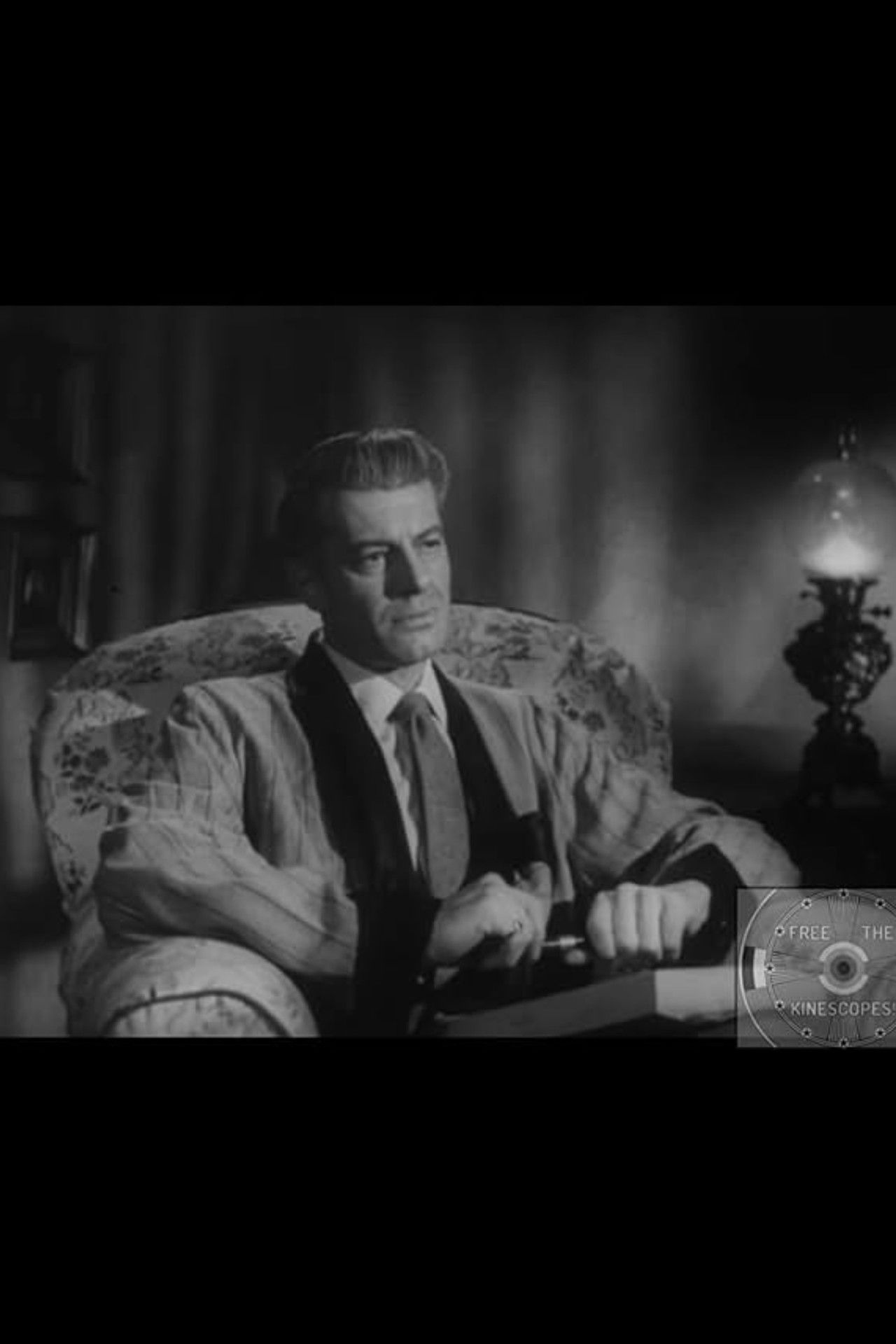 Përvoja të Çuditshme backdrop