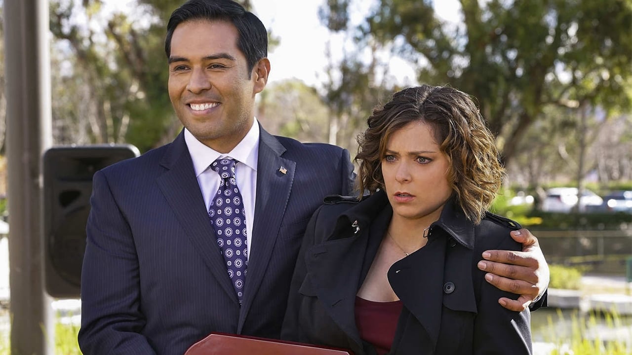 Crazy Ex-Girlfriend - Season 1 Episode 14 : Josh Is Going to Hawaii!