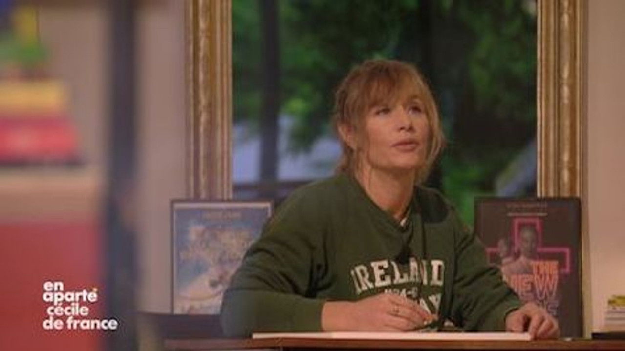 En aparté — Cécile de France