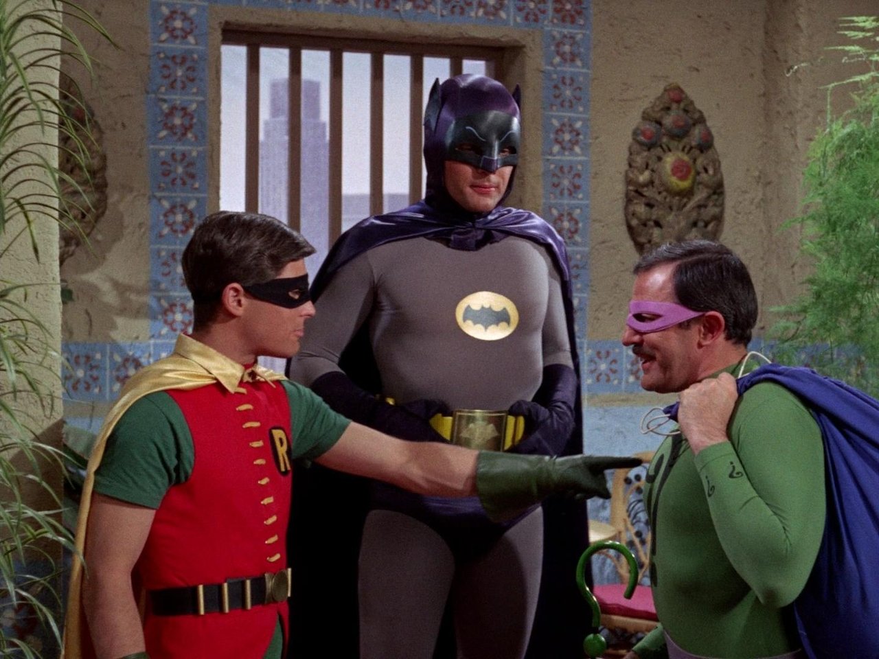 Batman - Season 2 Episode 46 : A Riddling Controversy