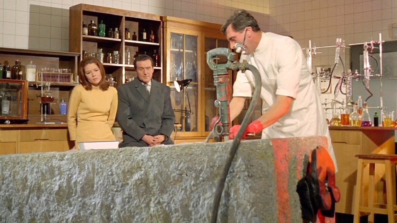 The Avengers - Season 5 Episode 5 : The Bird Who Knew Too Much
